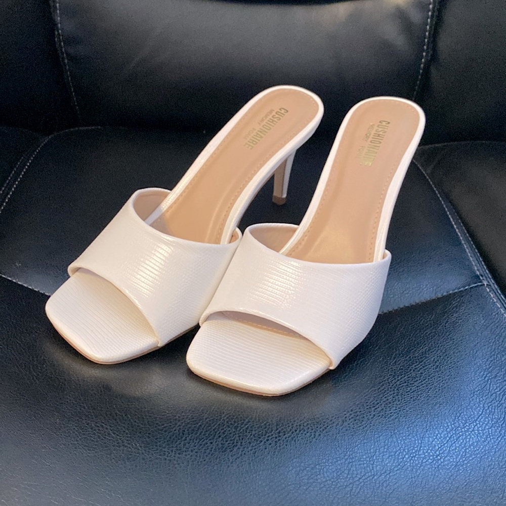 New no tag ladies shoes size 7